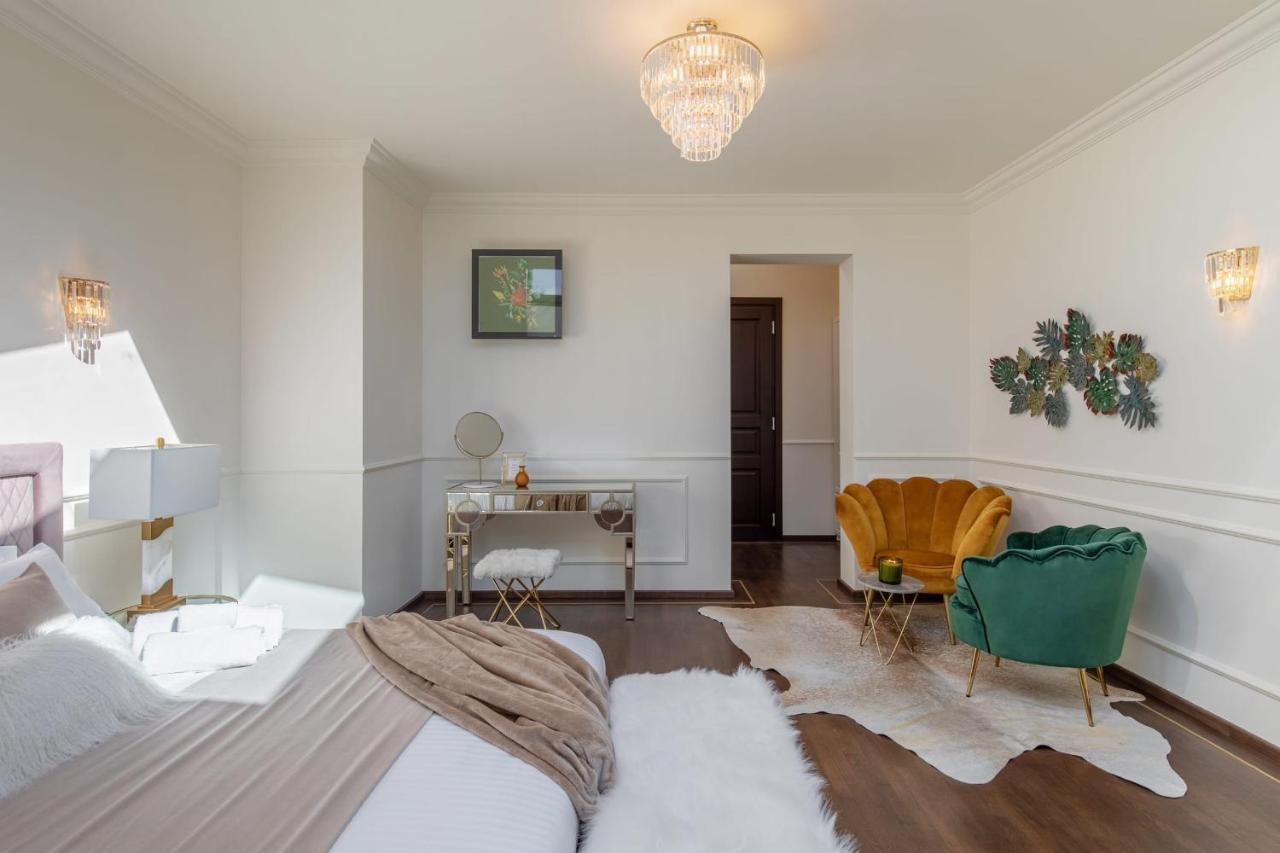 Holt Old Town Luxury Suites Bukarest Eksteriør billede