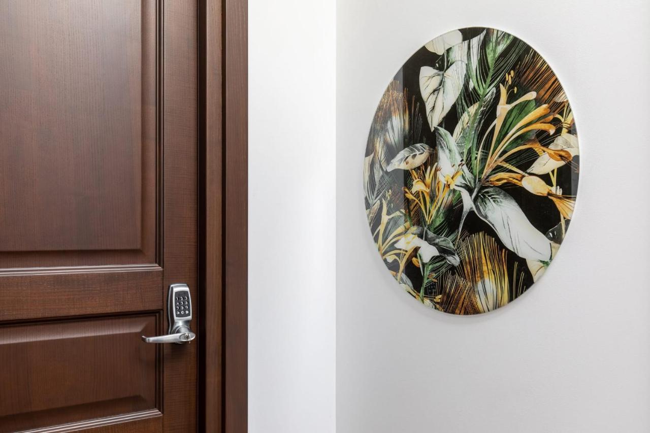 Holt Old Town Luxury Suites Bukarest Eksteriør billede