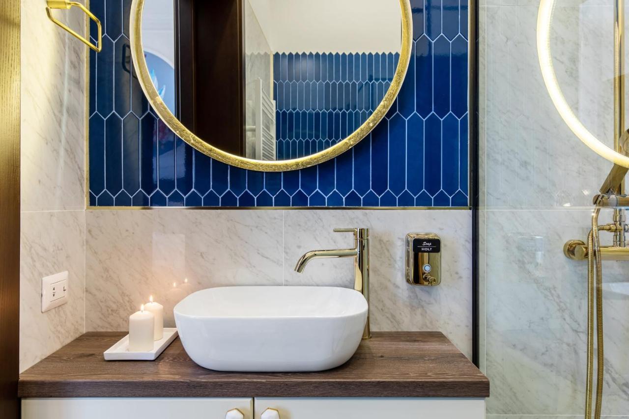 Holt Old Town Luxury Suites Bukarest Eksteriør billede