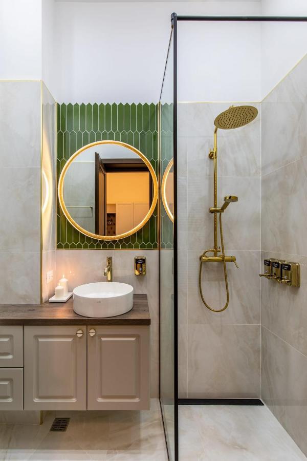 Holt Old Town Luxury Suites Bukarest Eksteriør billede