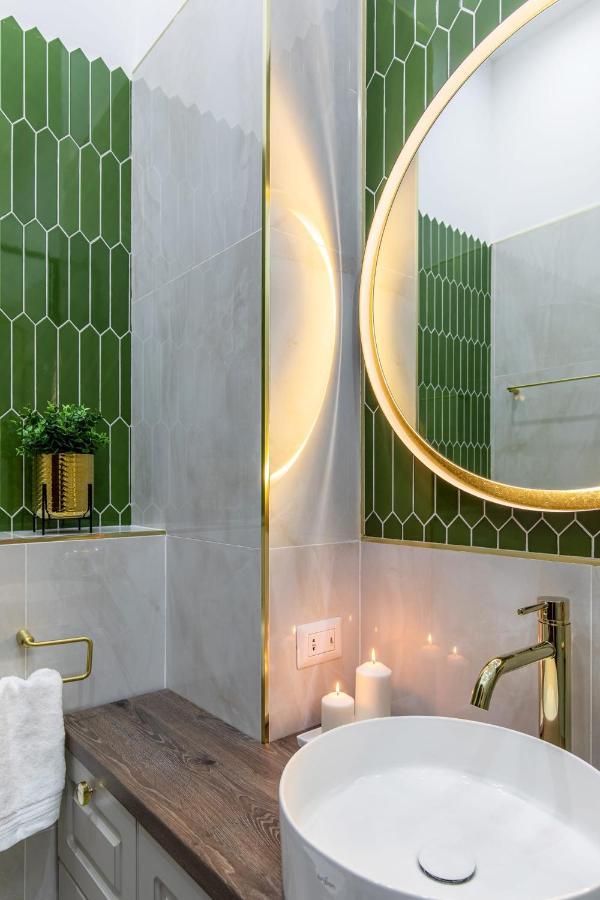 Holt Old Town Luxury Suites Bukarest Eksteriør billede