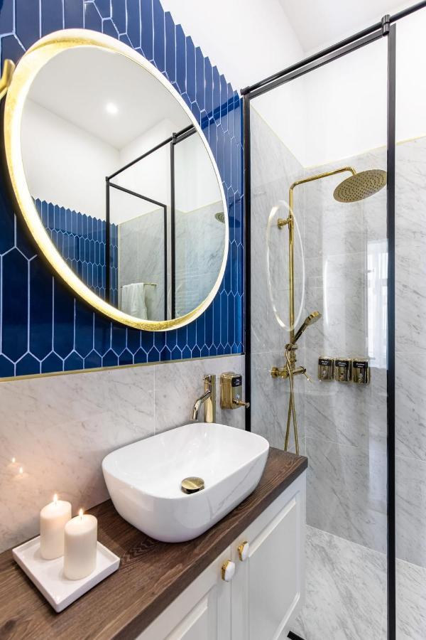 Holt Old Town Luxury Suites Bukarest Eksteriør billede