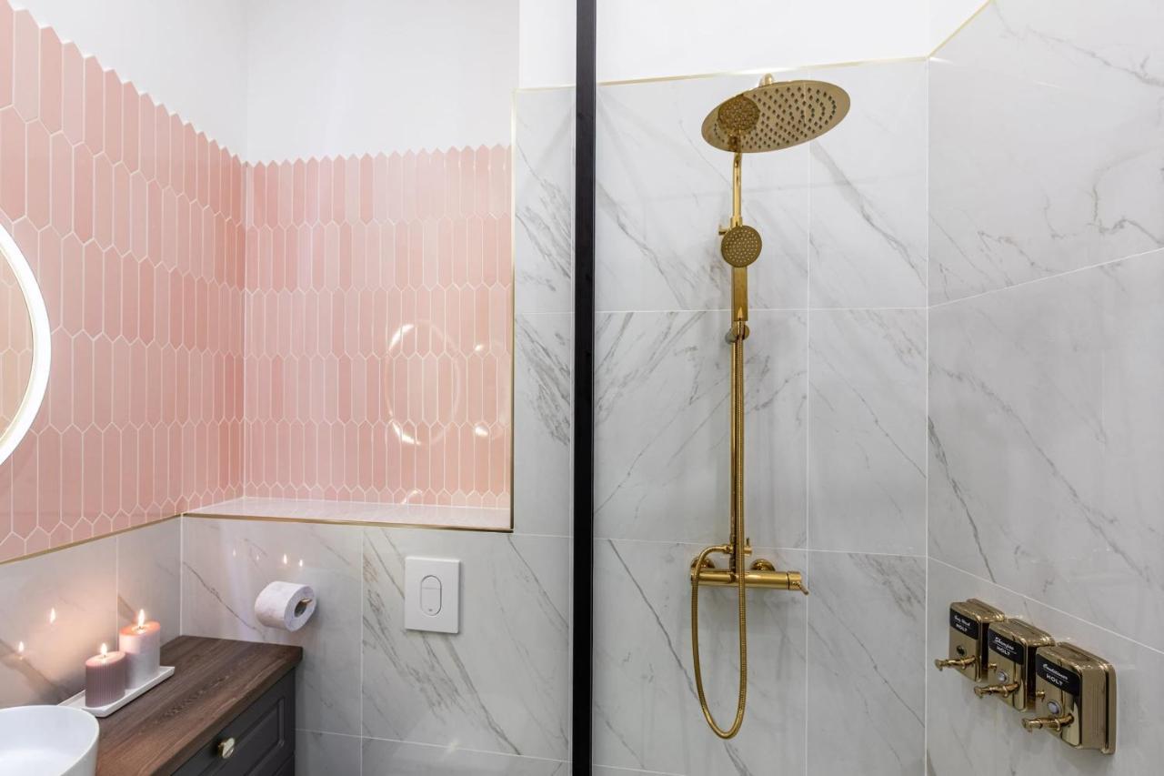 Holt Old Town Luxury Suites Bukarest Eksteriør billede